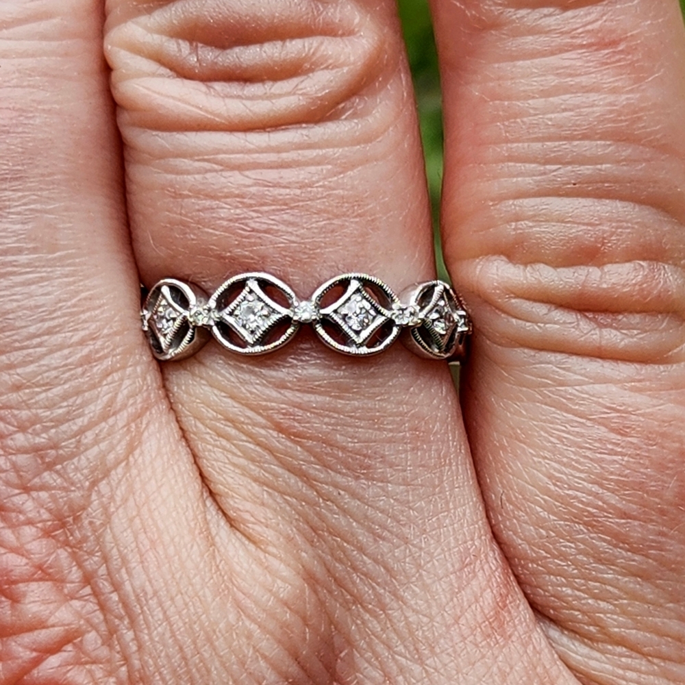 Solid 18k White Gold G/VS Diamond Eternity Ring Wedding Band Retails $2350